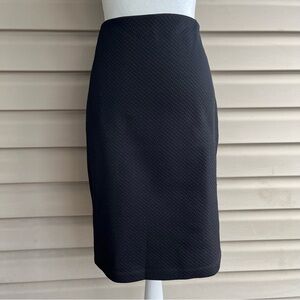•Ann Taylor• Black Textured Pull-On Pencil Skirt - Size 10